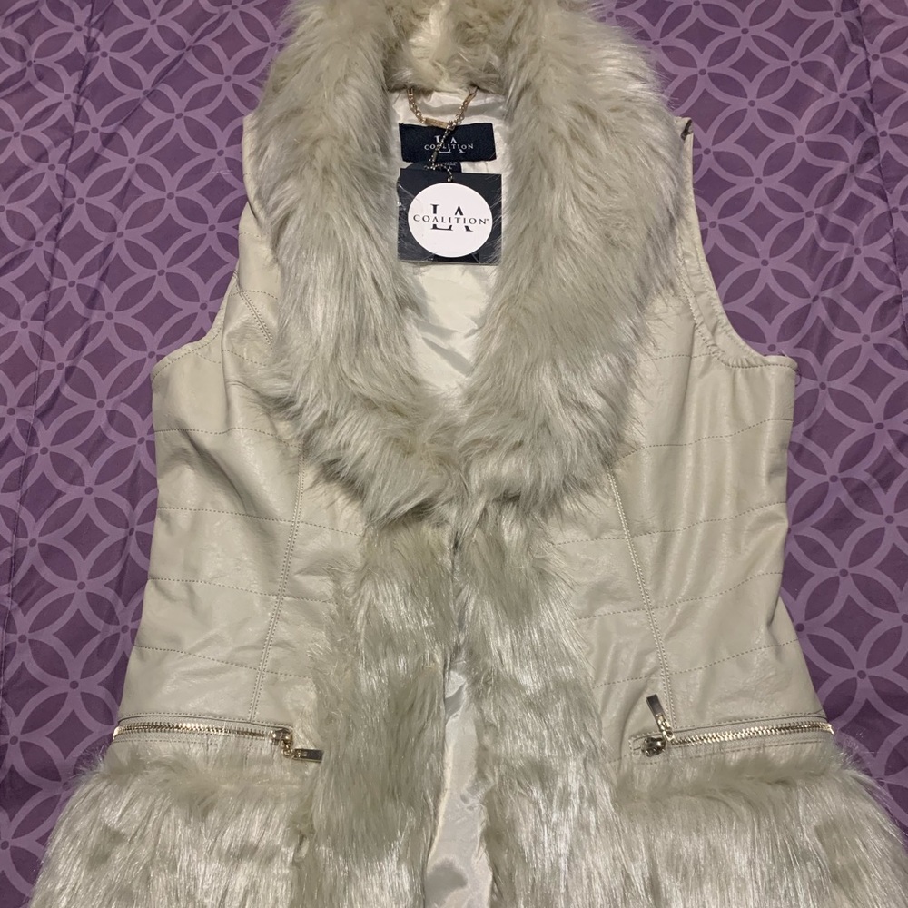 LA Coalition faux fur vest - Picture 2 of 2